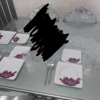 میز غذا خوری تک بدونِ صندلی