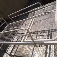 تخت بیمارستانی فلزی