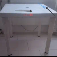 میز پلاستیکی