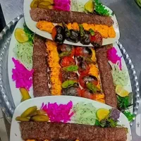خودم استادکار کبابی و آشپزی هستم شاگرد نمیخام