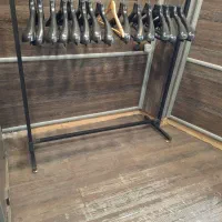 رگال و چوب لباس|عمده‌فروشی|رشت, چله خانه|دیوار