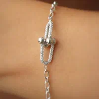 دستبند ظریف نقره مینیمال آبکاری طلاسفید