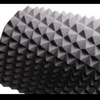 پنل آکوستیک هرمی  ۱×۱ متر، استودیویی