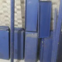 تعدادی  قفسه مغازه تمیز وکم کارباپایع