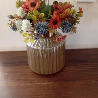 گل و‌گلدان