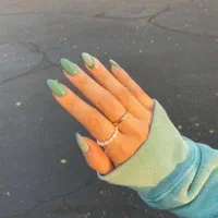 ترمیم وکاشت ناخن