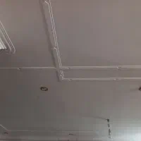 گچکاری و لکه گیری و خرده کاری انجام می‌شود.