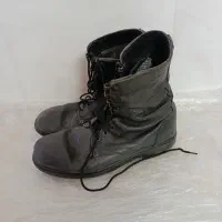 پوتین سربازی|کیف، کفش، کمربند|نیشابور, گنبد سبز|دیوار