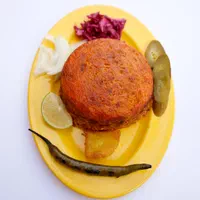 کمک آشپز وارد و کارگر ساده برای غذای ایرانی