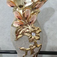 گلدان طلایی