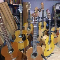 گیتارالمانزا الحمبرا|گیتار، بیس، امپلیفایر|قم, زنبیل آباد|دیوار