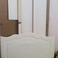 تخت و کمد