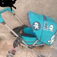 کالسکه و آغوش نوزاد