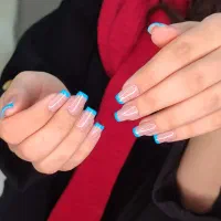 خدمات کاشت ناخن