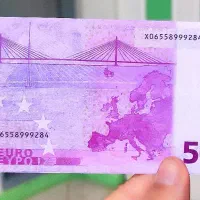 دلار و یورو کلکسیونی و تزیینی