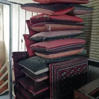 تعدا زیاد پشتی