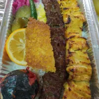 تهیه غذای گیلاس با برنج درجه یک ایرانی و گوشت گرم