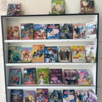 سی دی و میز کامپیوتر