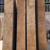 به یک کارگر در کارگاه سنگفروشی  درسراهی سردرود