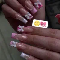 کاشت ناخن فقط و فقط ۲۰۰ با طرح رایـ.گان