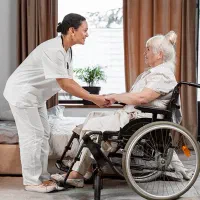 خدمات پزشکی و پرستاری در منزل