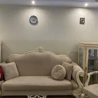 مبلمان هفت نفره به همراه میز ناهارخوری