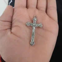 صلیب گردنبند در حد نو
