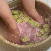 کاشت ناخن و پدیکور درمانی با بیش از ۷ سال سابقه|خدمات آرایشگری و زیبایی|رشت, معلم|دیوار