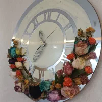ساعت رزینی با گل های یادگاری شما