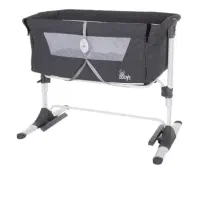 تخت کنار مادر