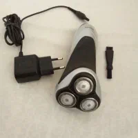 ریش تراش فیلیپس شارژی اورجینال.  PHILIPS در حد نو|آرایشی، بهداشتی، درمانی|شاهین‌شهر, طالقانی|دیوار