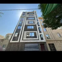 ۱۰۰ متری/ تک واحدی/کاشانی/ فول تجهیز/ دوکله نورگیر