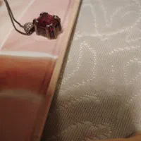 یاقوت سرخ نایاب وقدیمی بشرط اصل. و نقره کهنه.