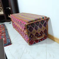 یک جفت کاناپه سنتی|مبلمان خانگی و میز عسلی|جم, |دیوار