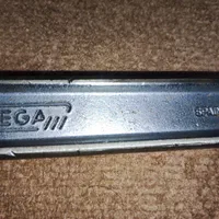 فرز سنگبری،دریل گیربکسی و اره عمود بر تعدادی ابزار|ماشین‌آلات صنعتی|رشت, کوی امام رضا|دیوار