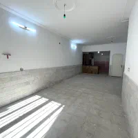 منزل بسیار تمیز و دلباز|اجارهٔ خانه و ویلا|قم, دروازه چوبی|دیوار