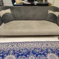 مبل در حد نو کلا 1 سال استفاده شده خیلی تمیز هست|مبلمان خانگی و میز عسلی|تهران, تهران‌نو|دیوار