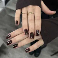 آموزش و خدمات تخصصی کاشت ناخن