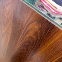 میز صندوق و ویترین بوتیک چوبی . فروش فوری|فروشگاه و مغازه|نوشهر, |دیوار