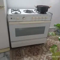 اجاق گاز سینجر ۵شعله فر دار سالم