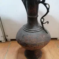 عتیقه. ابریق. پارچ|کلکسیون اشیاء عتیقه|قم, شاه احمد قاسم|دیوار