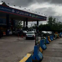 کارگر پمپ بنزین
