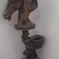 مجسمه اسب با پایه