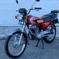 هندا ۱۲۵ کویر nsپالس Zx لاکی