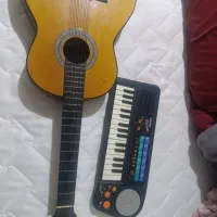 دو عدد گیتار یکعدد ارگ