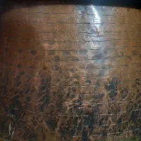 دیگ مسی قدیم درج یک کم کار قدیم|کلکسیون اشیاء عتیقه|نهاوند, |دیوار