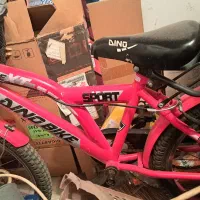 دوچرخه۲۰ رنگش قرمزو مشکی