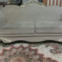 یک عدد کاناپه ۳نفره