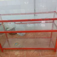 ویترین شیشه ای