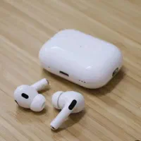 ایرپاد تازه و کار نکرده همراه شارژر